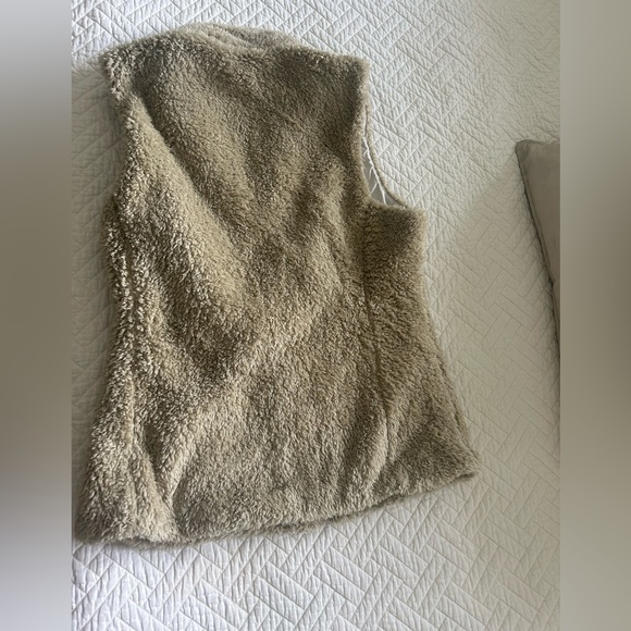 Patagonia Beige Sherpa Vest - Picture 12 of 13